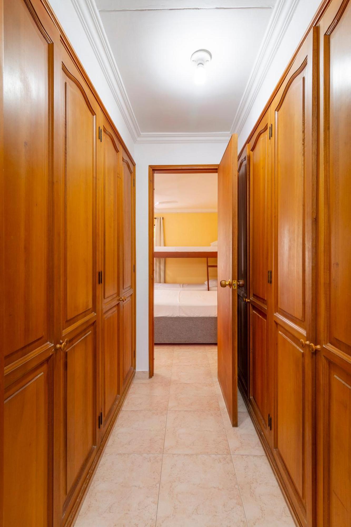 Hostal Cartagonova - Habitaciones Privadas Y Amplias Cerca A Zonas Turisticas Cartagena Exterior photo
