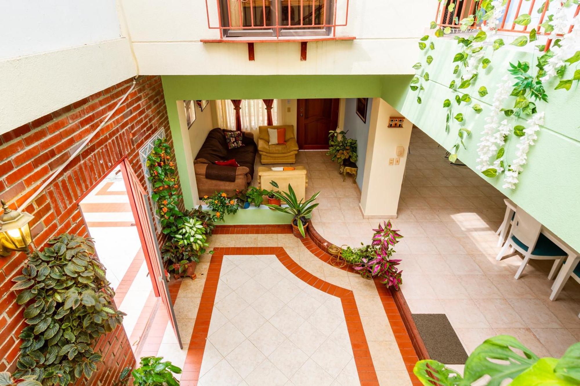 Hostal Cartagonova - Habitaciones Privadas Y Amplias Cerca A Zonas Turisticas Cartagena Exterior photo